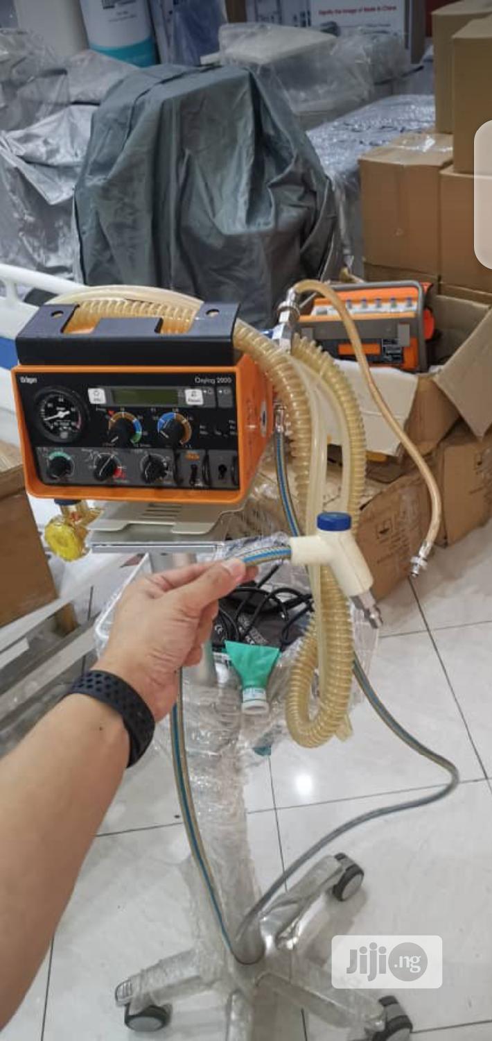 DRAEGER Oxylog 2000 Ventilator