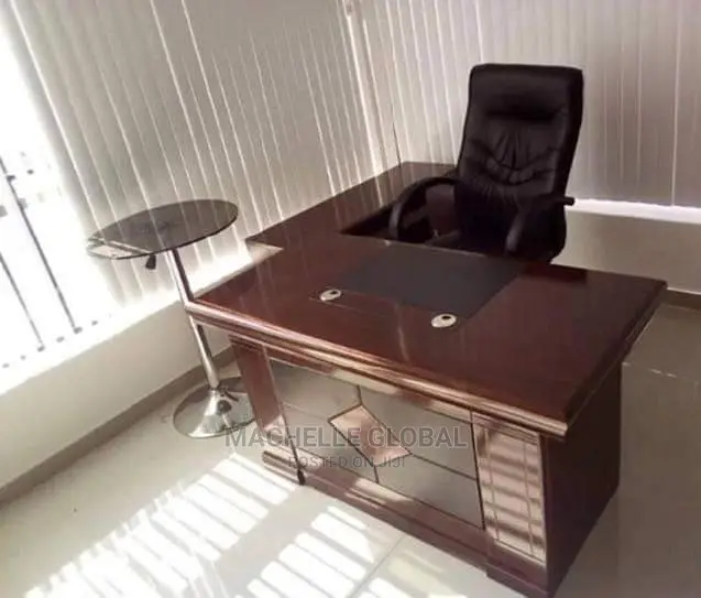 Executive Table (1.4meter Wit Extension)