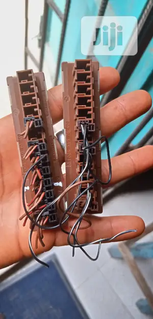 Mercedes Benz Distributor Unit Module/ Distributor Block