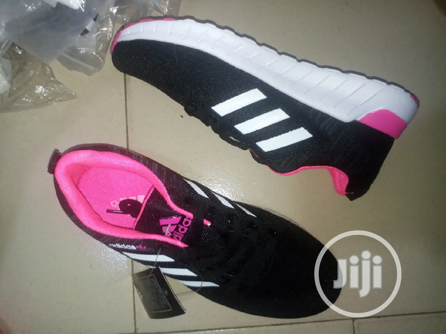 Sports Jugging Canvas