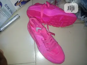 Outfit Canvas Shoe