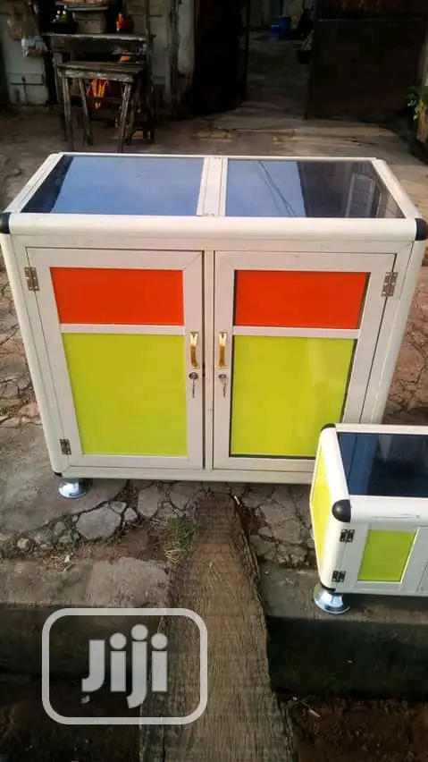 Show Glass
