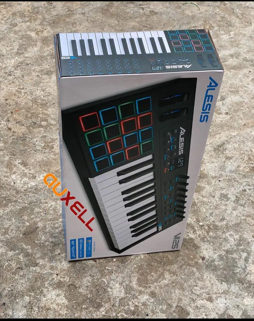 Original V125 ALESIS Studio Keyboard