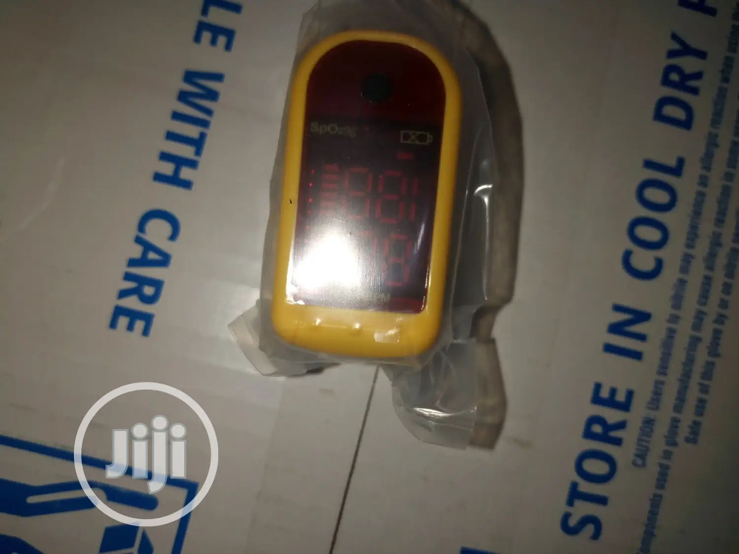 Fingertip Pulse Oximeter.