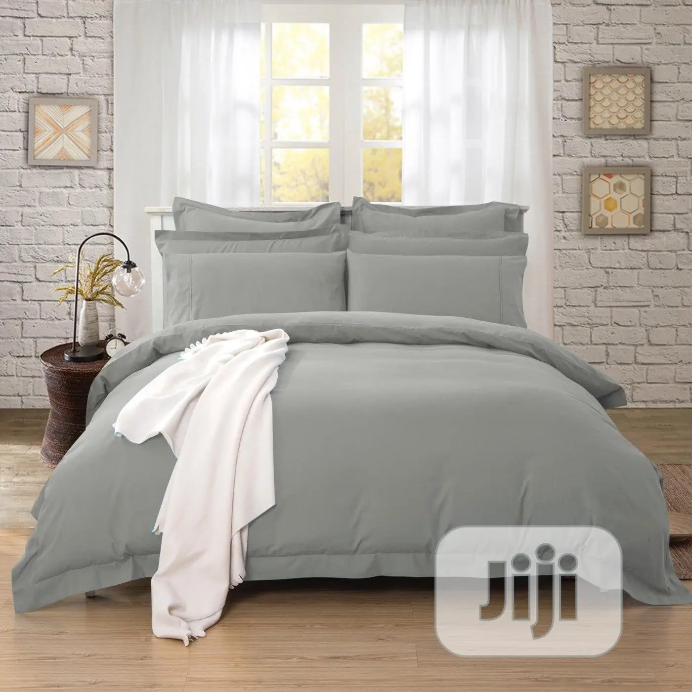 Quality Duvet,Bedsheet With 4 Pillow Cases