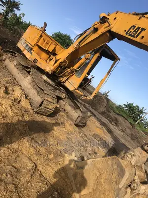 Excavator 215 for Hire