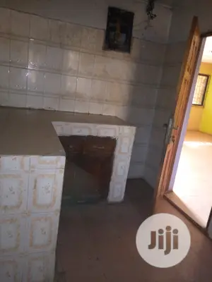 3bdrm Apartment in Ipaja for rent