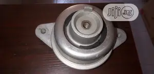 MERCEDES BENZ Engine Mount/Seat
