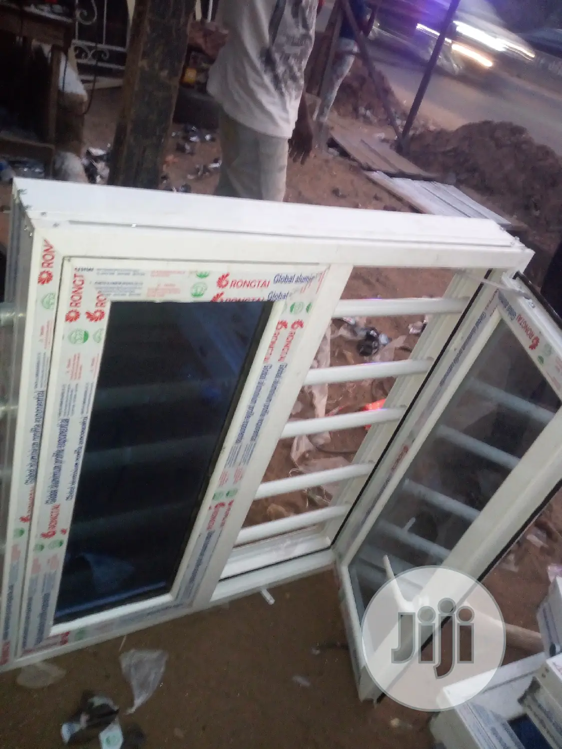Casement Aluminum Windows With Protector and Net