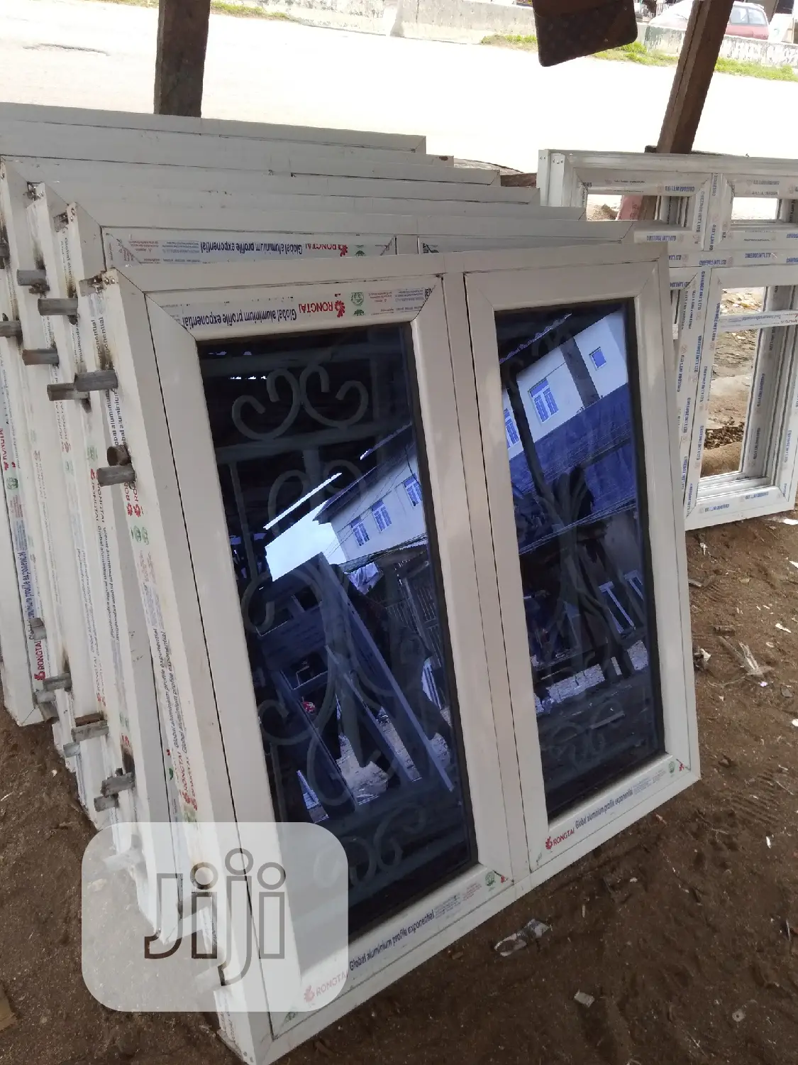 Casement Aluminum Windows With Protector and Net