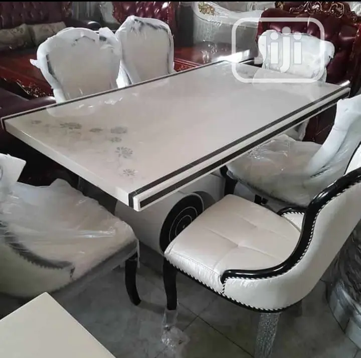 Loyal Dining Table