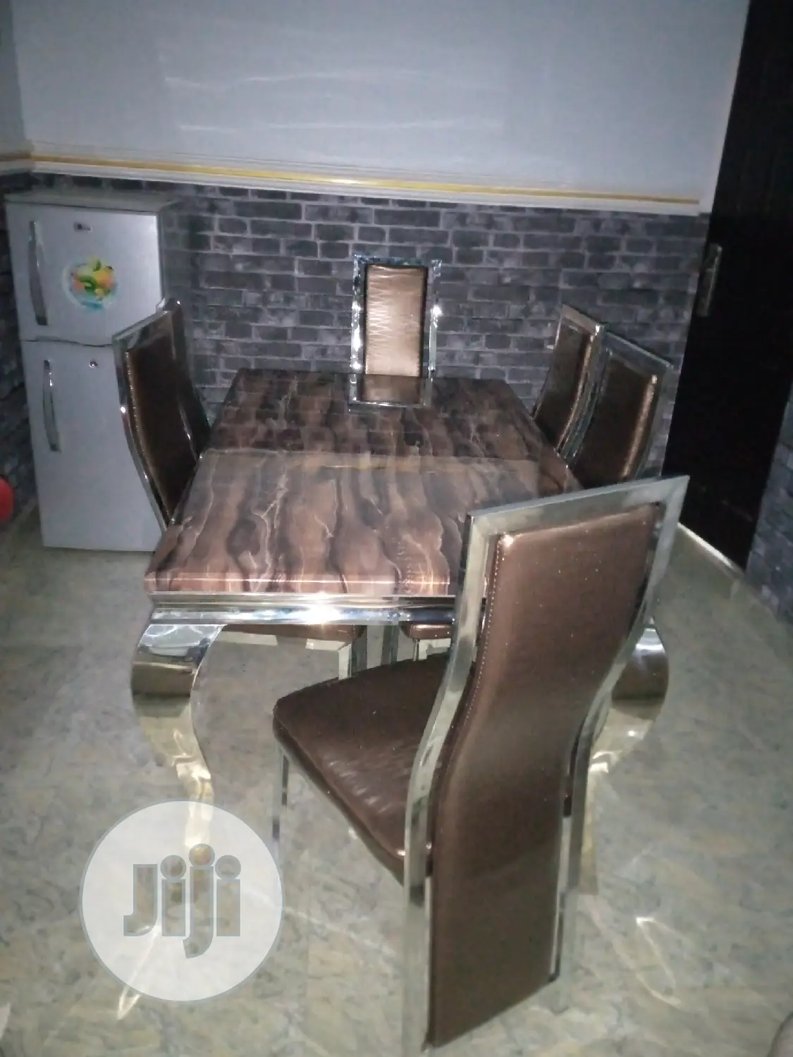 Comfort Marble Dining Set