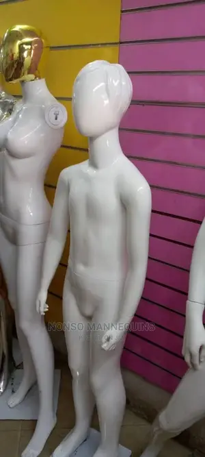 Fiber Teenage Mannequin1
