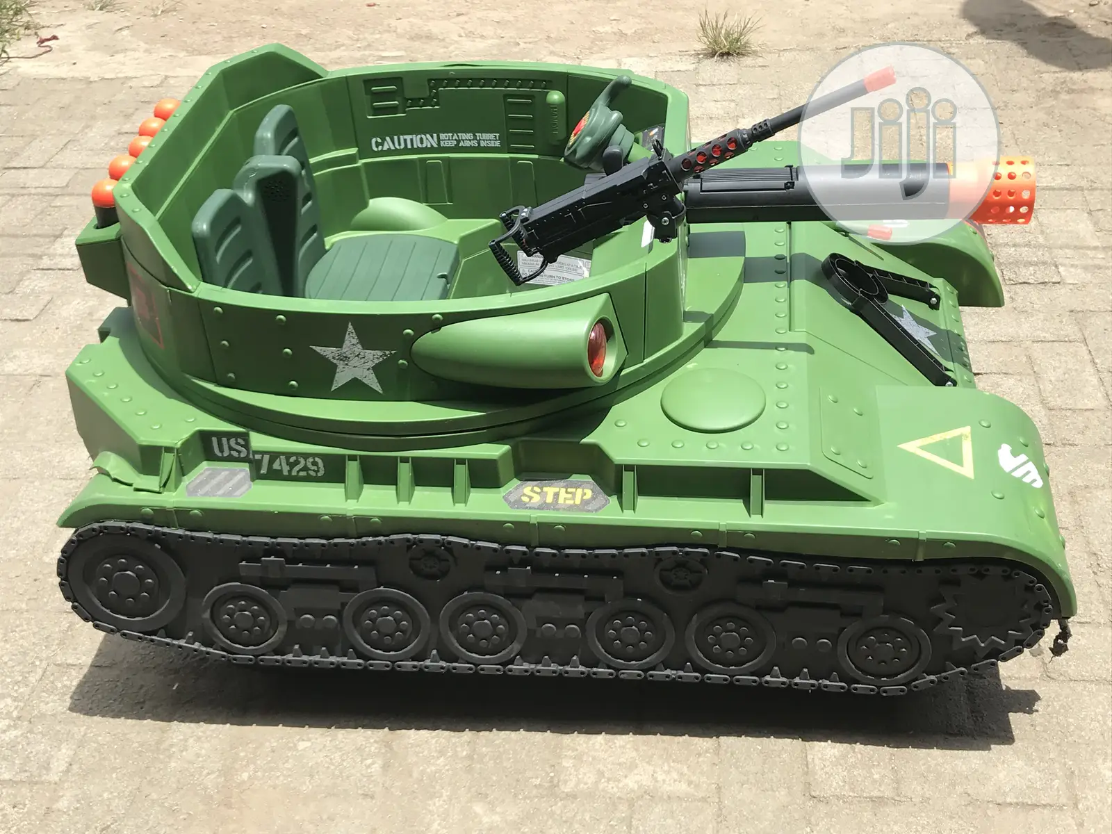 Neatly Used 24 Volt Thunder Tank