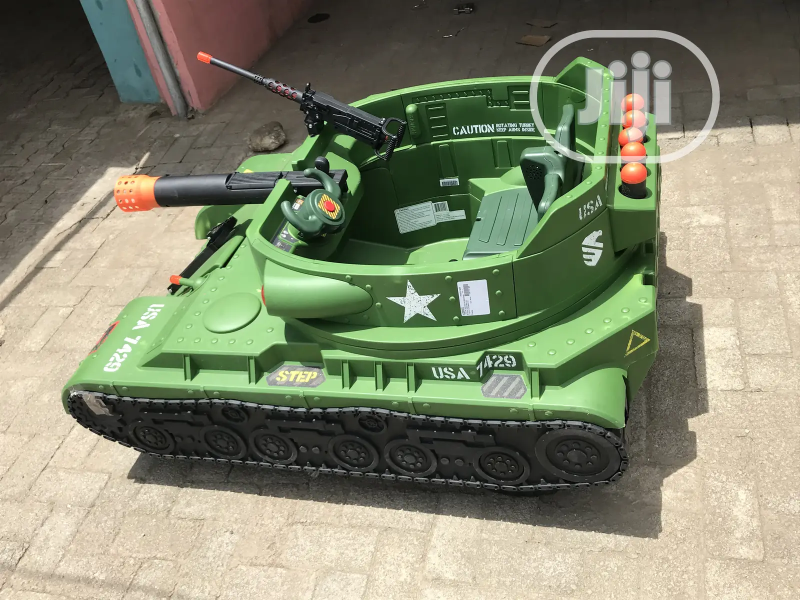 Neatly Used 24 Volt Thunder Tank