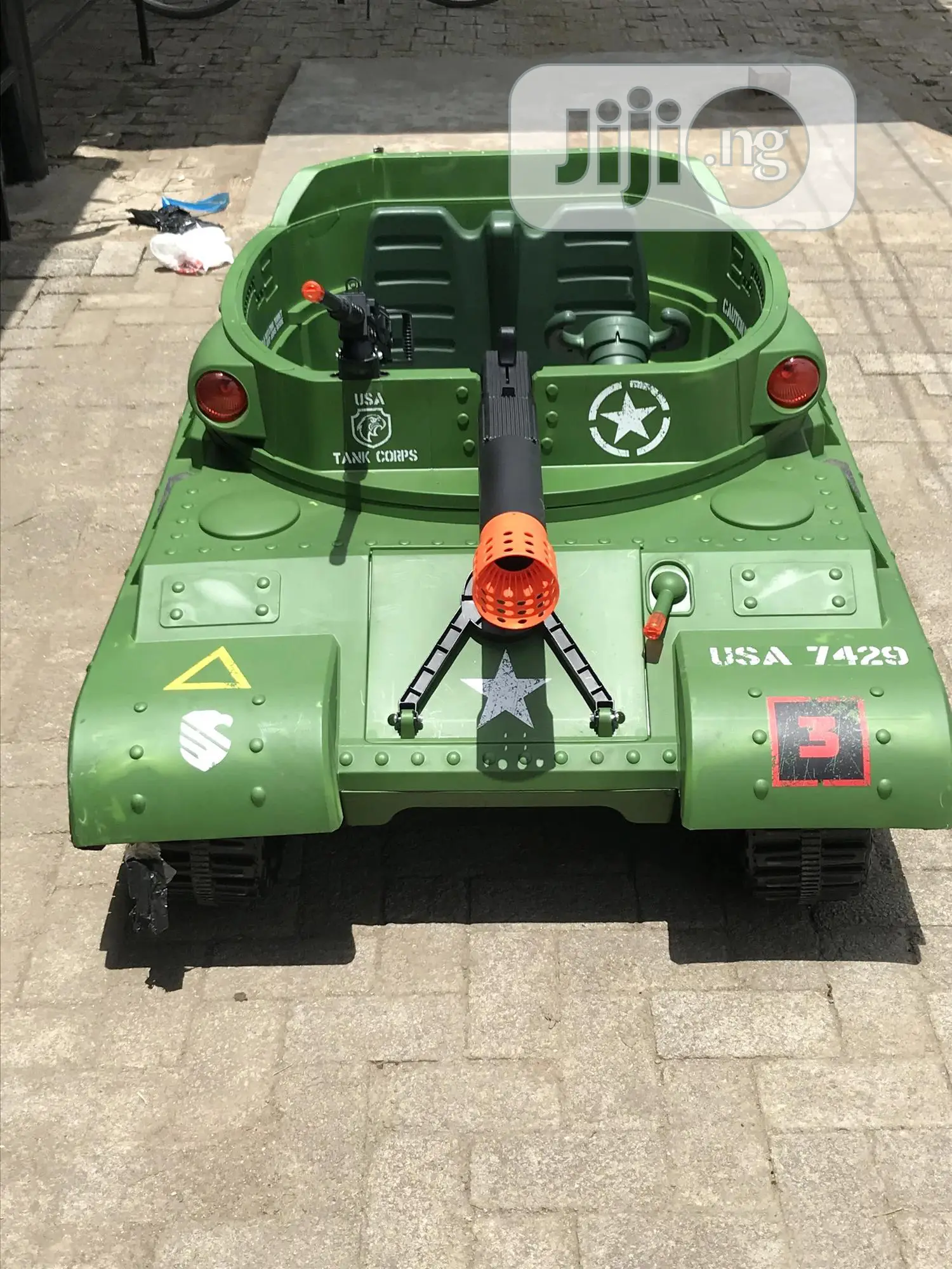 Neatly Used 24 Volt Thunder Tank