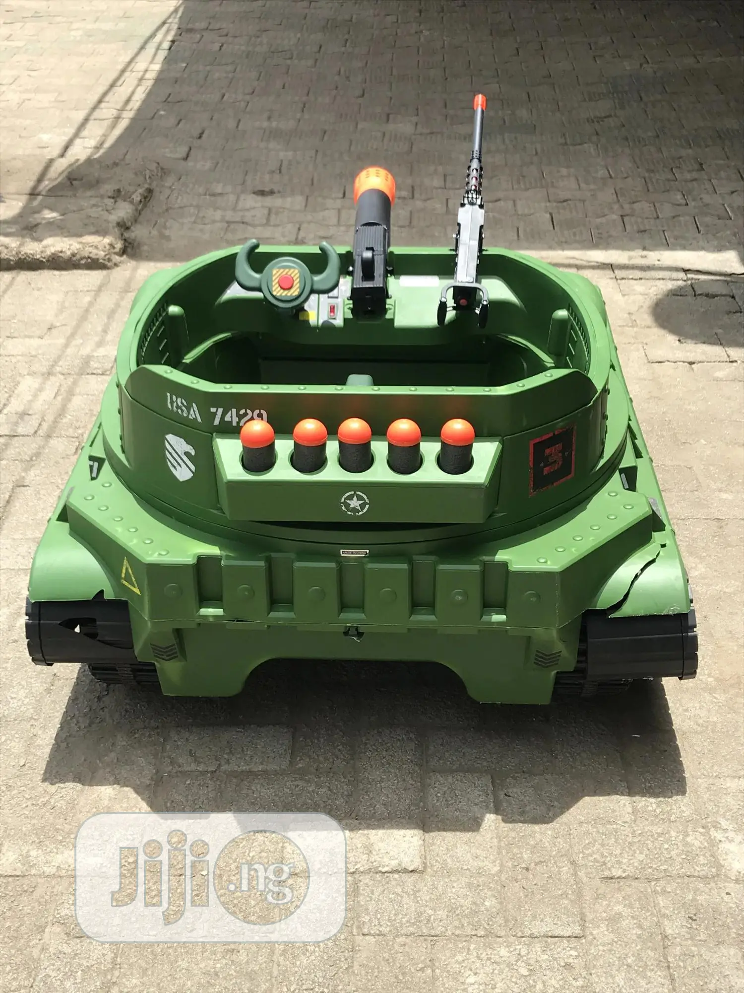 Neatly Used 24 Volt Thunder Tank