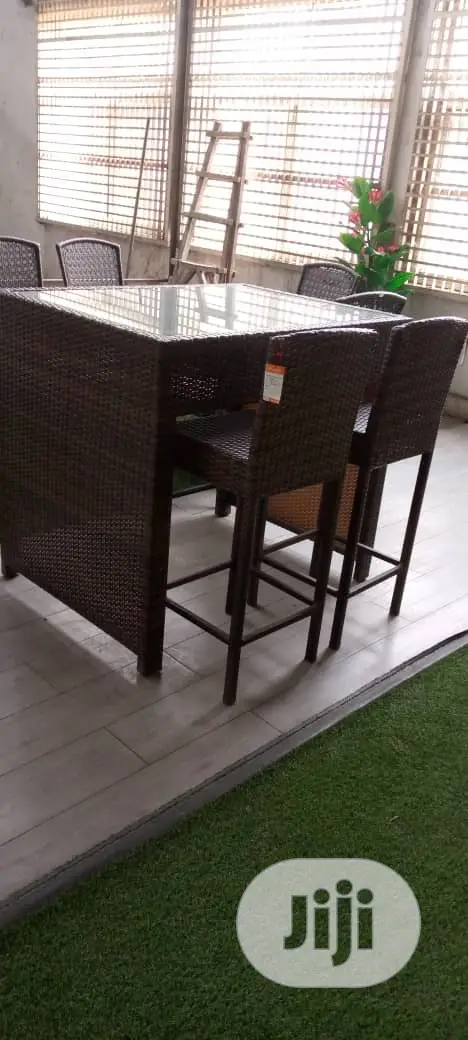 Executive Chair For Hotel Room And Pallor Bar