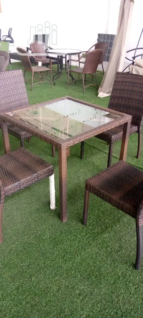 Executive Chair For Hotel Room And Pallor Bar