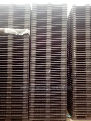 Heavy Duty Stackable Plastic Pallet 1200x1200x150mm