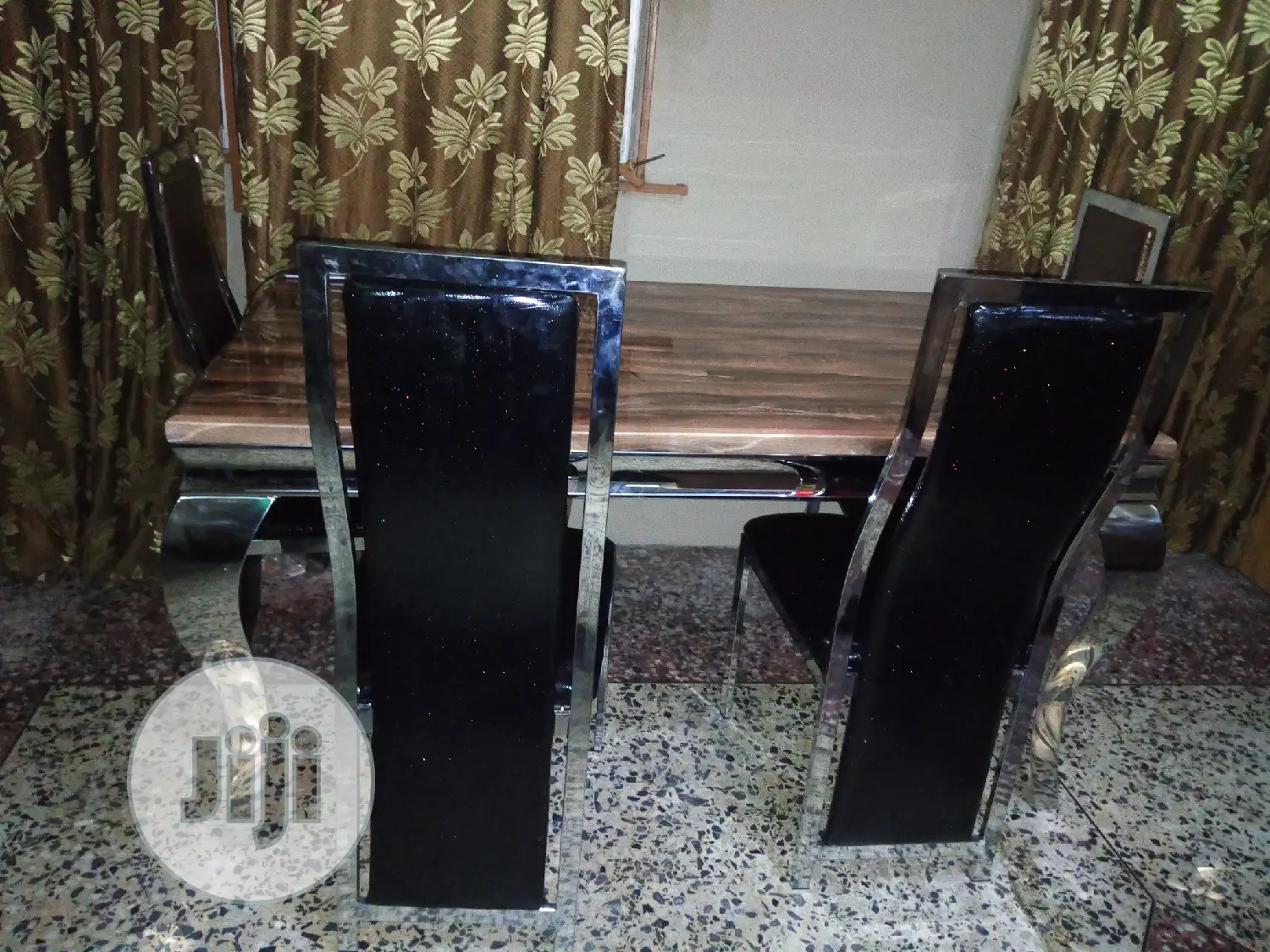 4 Seater Mabel Dinning Table
