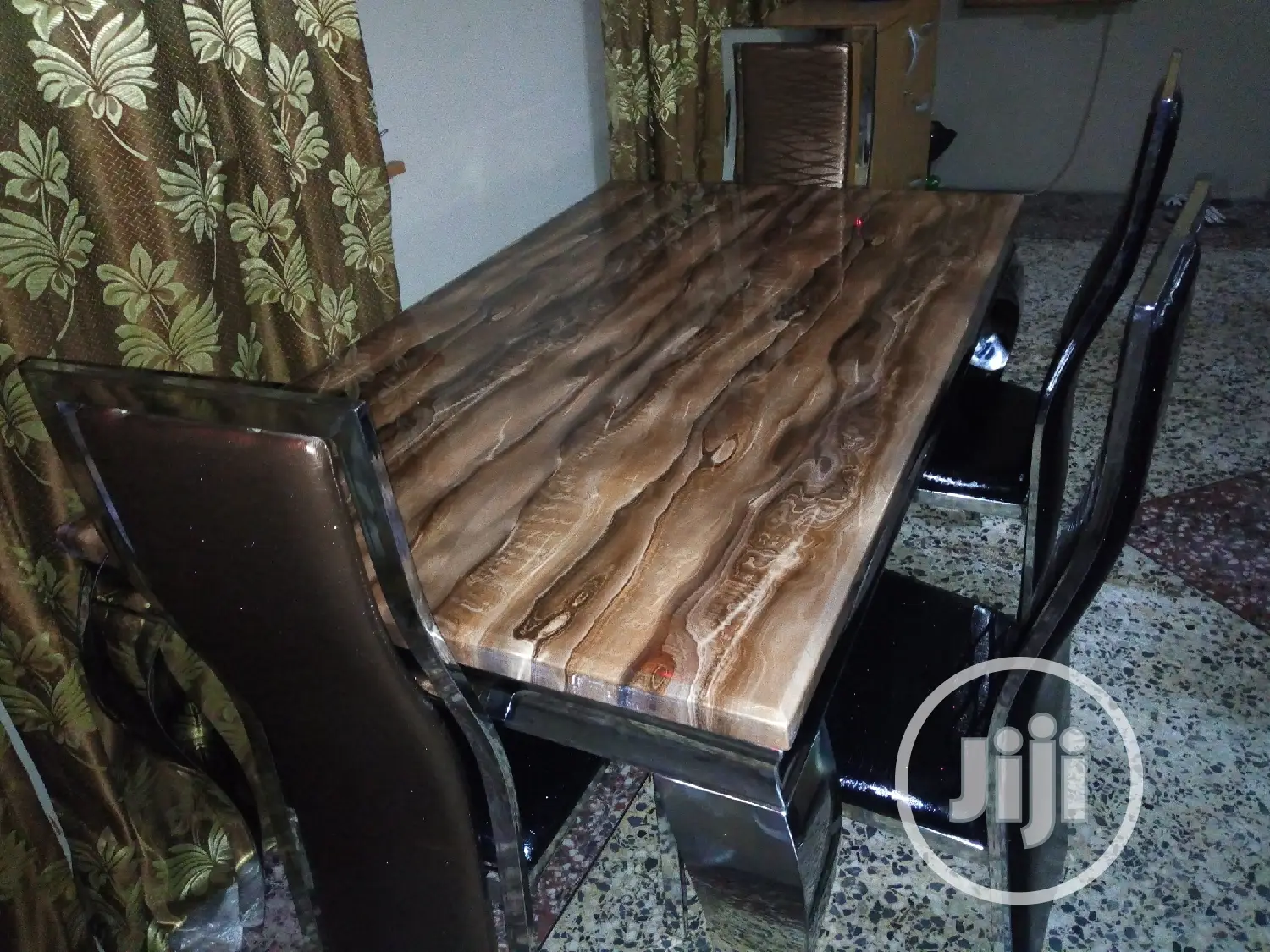 4 Seater Mabel Dinning Table