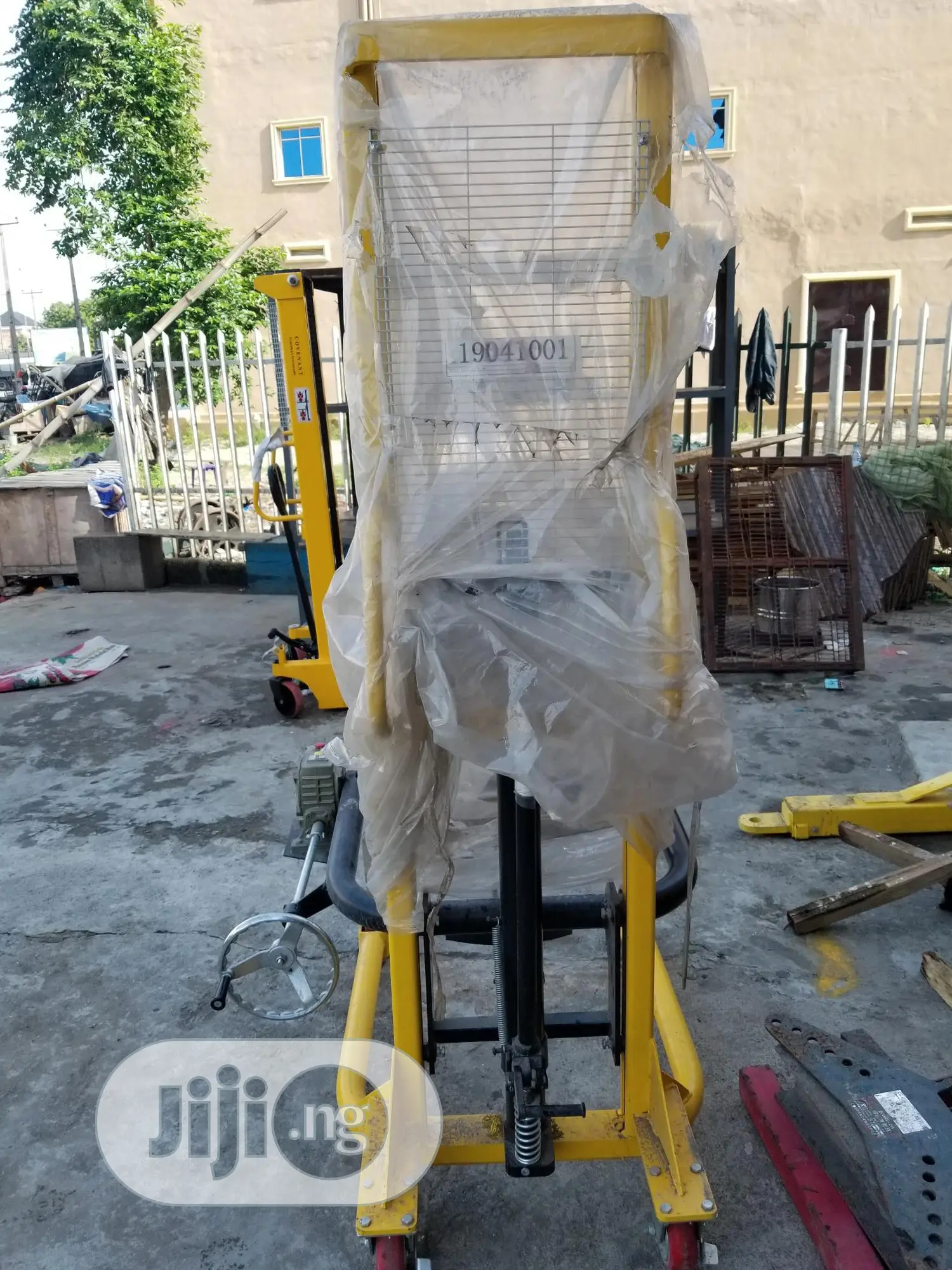 Manual Drum Lifter