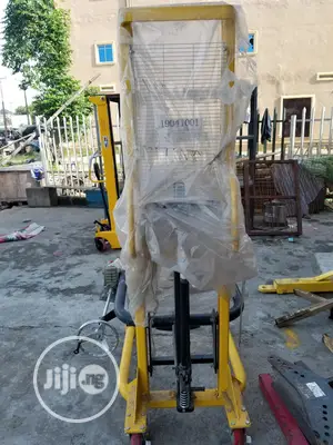Manual Drum Lifter