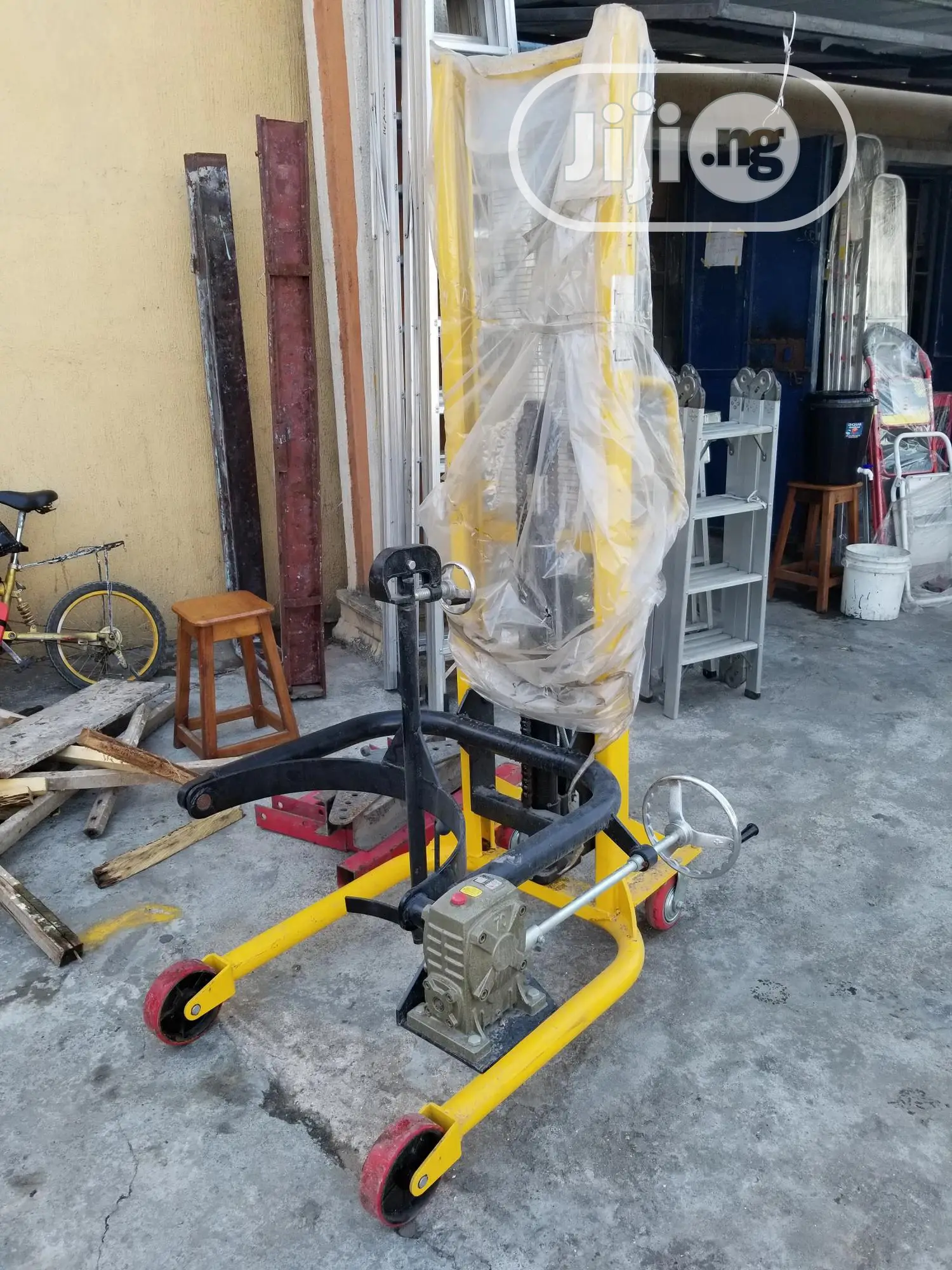 Manual Drum Lifter