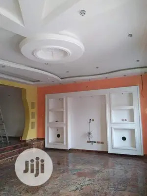 Pop Faux Wall Design - Tv Staircase