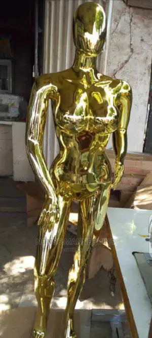 Big Breast Gold Chrome Manequin1