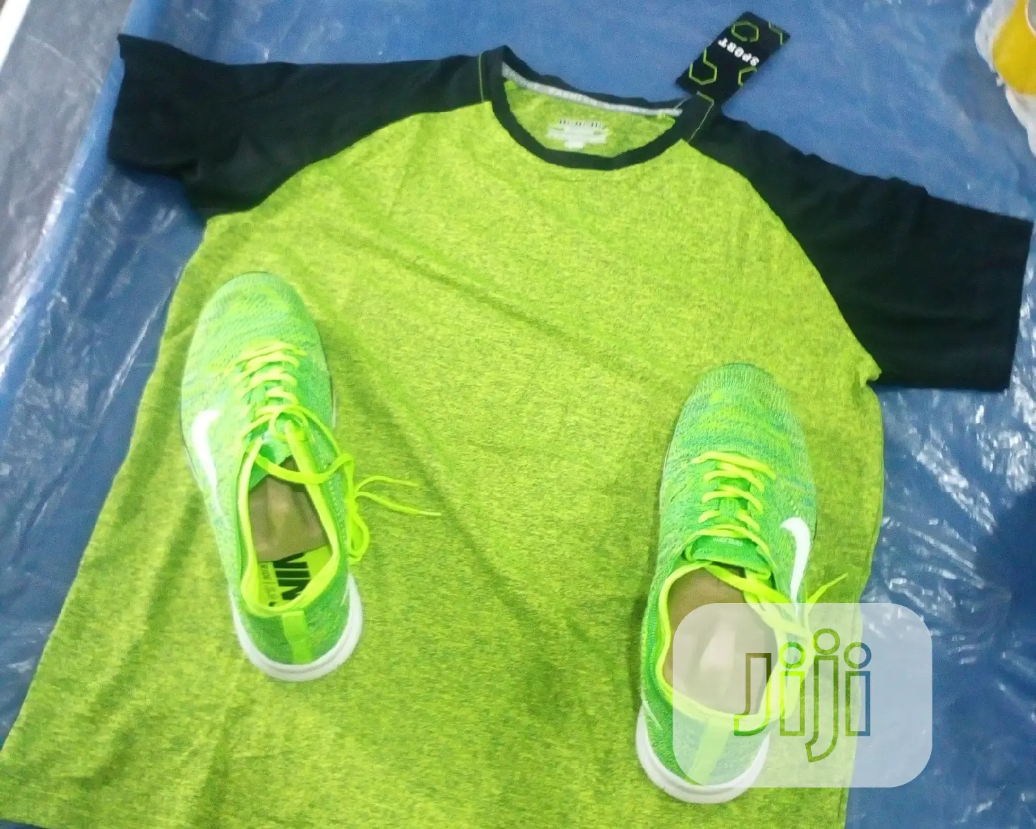 T Shirt And Canvas For Outfit