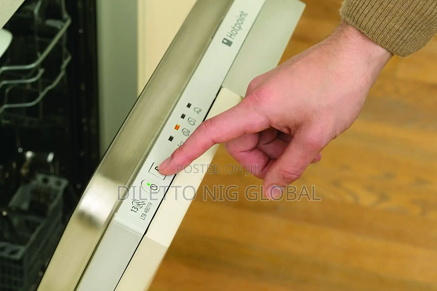 Hotpoint Aquarius Ltb4b019 Fully Integrated Dishwasher