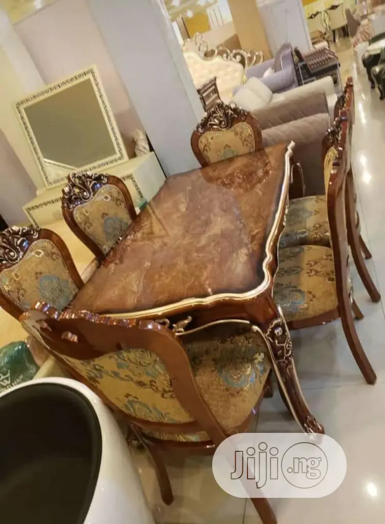 Royal Dinning