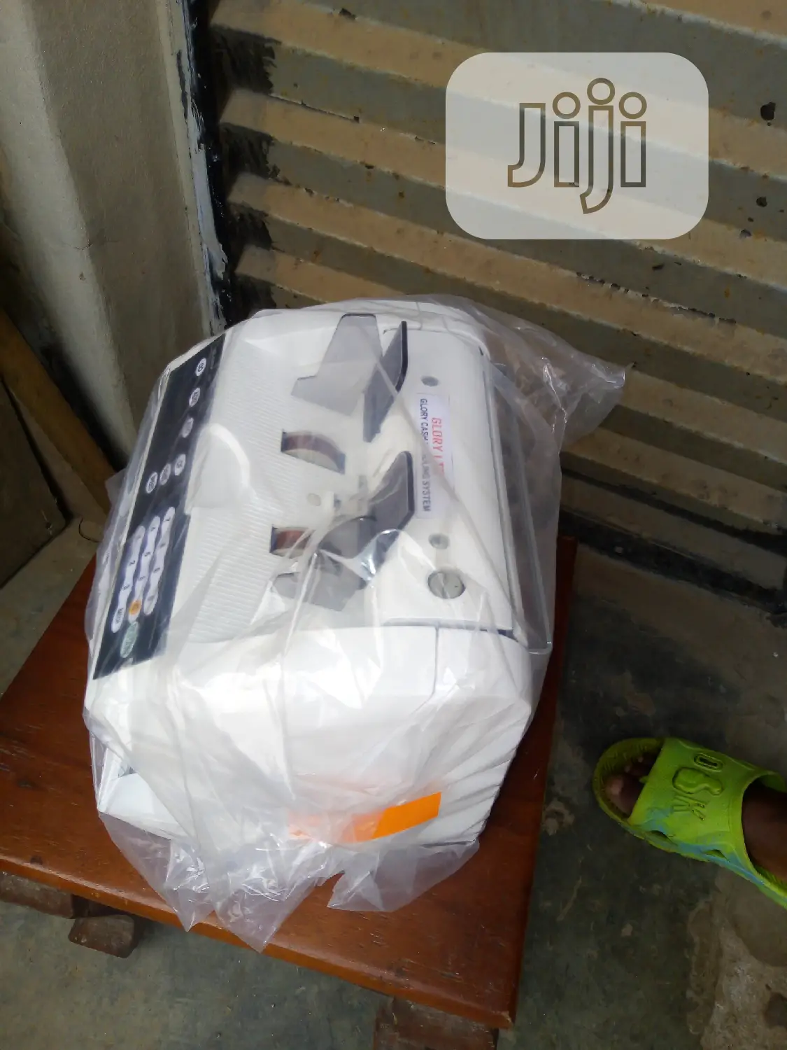 Glory Bank Note Counting Machine. (Model GFB-800NA)