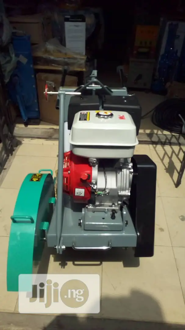 Moveable Asphalt Cutting Machine