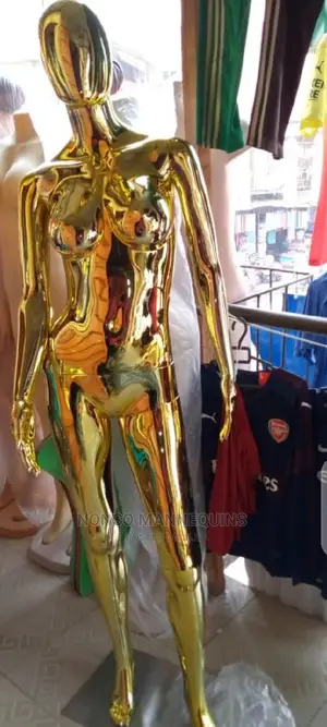 Faceless Gold Chrome Female Mannequin