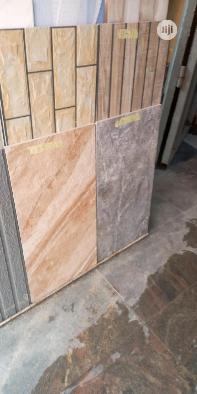 External And Internal Crack Wall Tiles