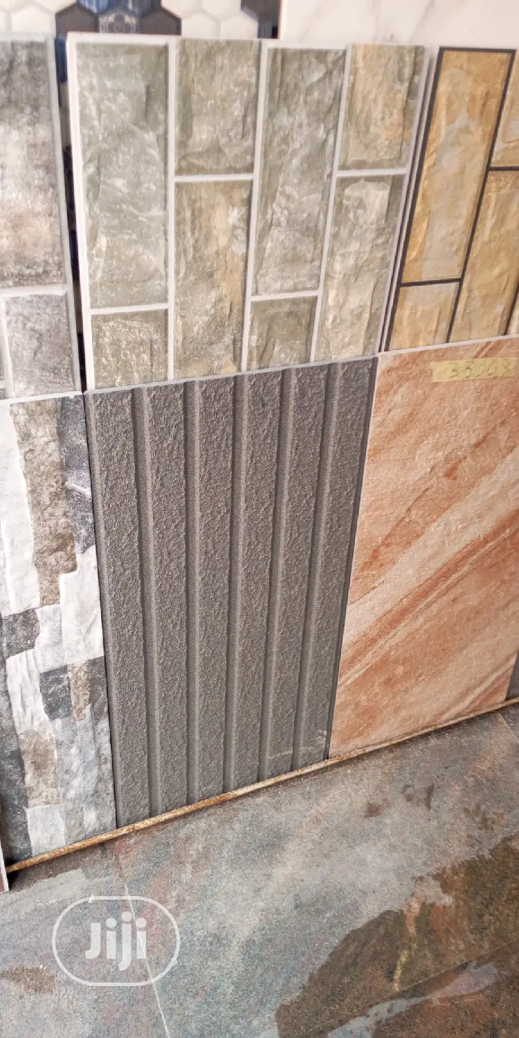 External And Internal Crack Wall Tiles