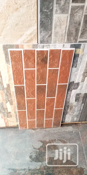 External And Internal Crack Wall Tiles