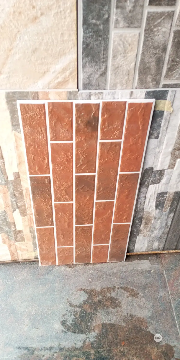 External And Internal Crack Wall Tiles