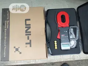 UNI-T Digital Earth Resistance Clamp Tester
