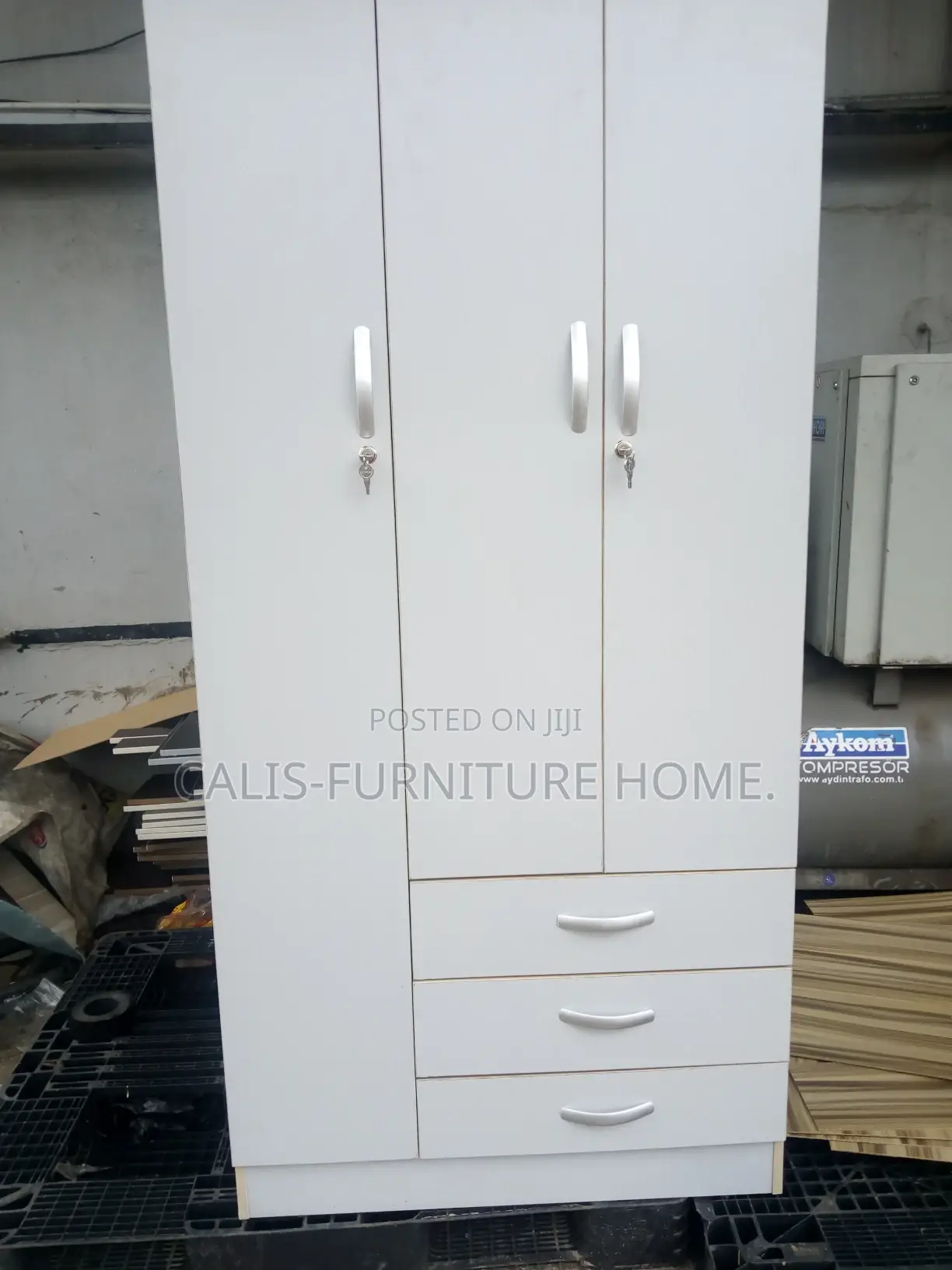 6ft X 3ft Wardrobe (Grey Color)