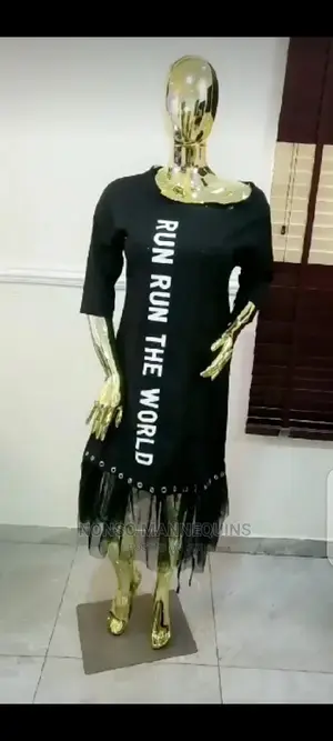 Busty Female Faceless Gold Chrome