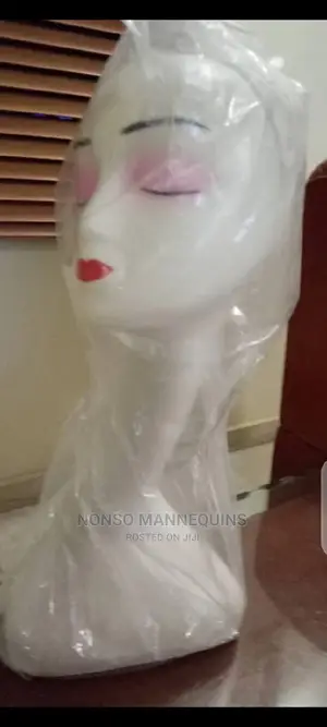 Long Neck White Plastic Hats Mannequins