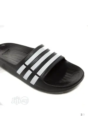 Adidas Duramo