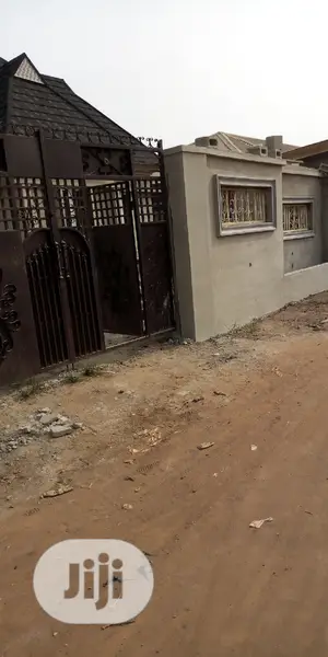 Professional Bricklayerwork/Plasterwork/Floorwork