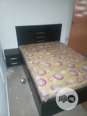 Bed Frame With Mattress 4/2 by 6