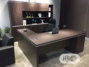 2meter Director Table