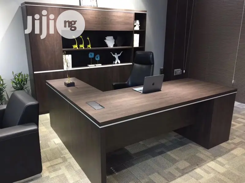 2meter Director Table